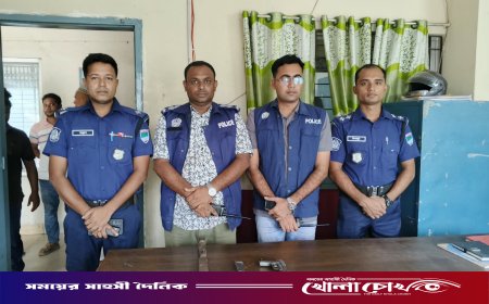 দৌলতপুরে অস্ত্র ও ককটেলসহ যুবককে গণপিটুনি দিয়ে পুলিশে সোপর্দ