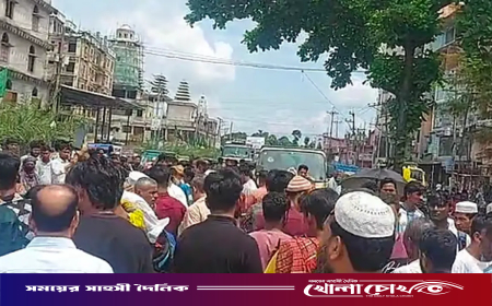 রাউজানে ট্রাকচাপায় সাবেক ইউপি সদস্য নিহত, প্রতিবাদে মহাসড়ক অবরোধ