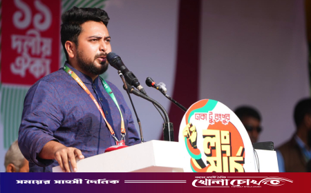 হেলিকপ্টারে পালাবেন নাকি সম্মানের সঙ্গে পদত্যাগ করবেন: তারেক রহমানকে নাহিদ ইসলাম