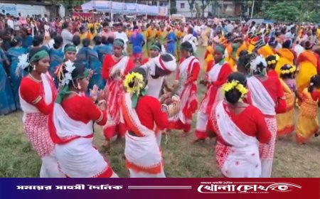 নওগাঁর পত্নীতলায় নেচে-গেয়ে উদযাপিত হলো ঐতিহ্যবাহী কারাম উৎসব