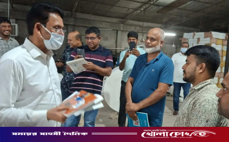 পাঠ্যবইয়ের মান যাচাইয়ে মধ্যরাতে ছাপাখানায় শিক্ষামন্ত্রীর আকস্মিক পরিদর্শন