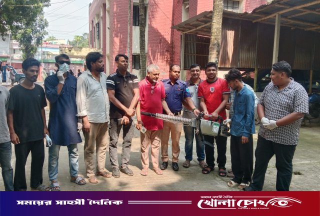 ডেঙ্গু প্রতিরোধে ফগার হাতে তরুণরা: আলফাডাঙ্গায় কলেজ ছাত্রদলের ব্যতিক্রমী উদ্যোগ