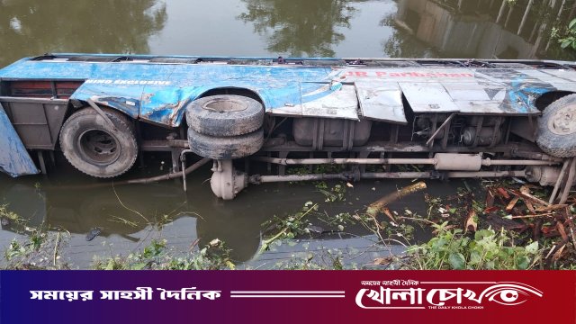 ফরিদপুরের নগরকান্দায় বাস-ট্রাকের মুখোমুখি সংঘর্ষে আহত ১৫-১৬