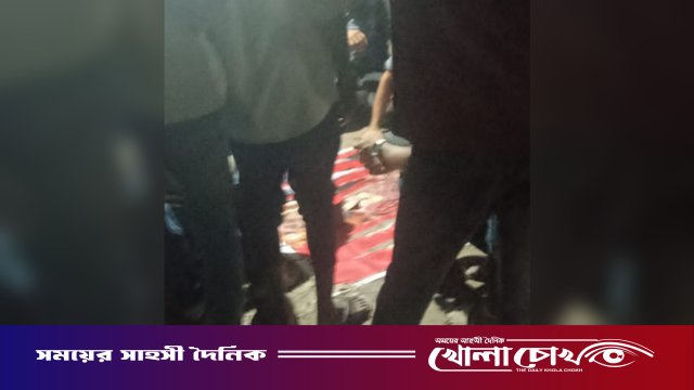 দৌলতপুরে মেলার আড়ালে মধ্যরাতে জমজমাট জুয়ার আসর