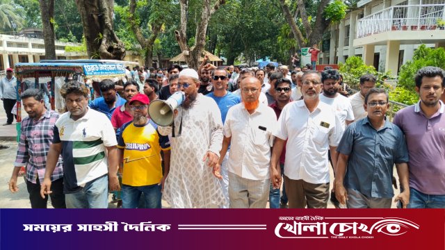 সদরপুরে চরবিষ্ণুপুর ইউনিয়ন পরিষদ ভবন খেজুরতলায় নির্মাণের দাবিতে মানববন্ধন