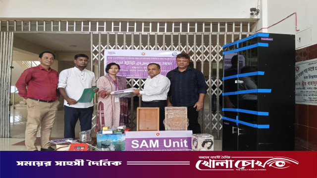 থানচিতে শিশুদের অপুষ্টি চিকিৎসায় স্বাস্থ্য কমপ্লেক্সকে ২৬ ধরনের সরঞ্জাম হস্তান্তর