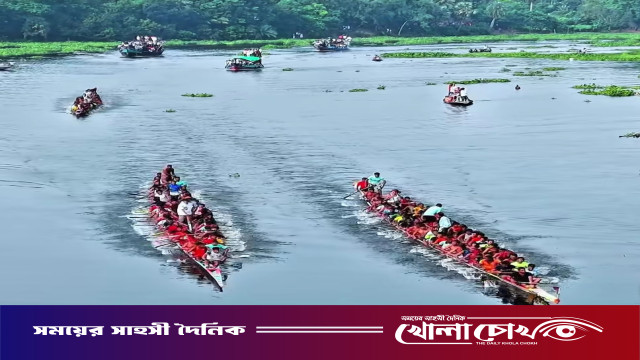 নবগঙ্গার বুকে মাঝিদের হাঁকডাক: মাগুরায় বর্ণাঢ্য নৌকাবাইচ ও লোকজ মেলা