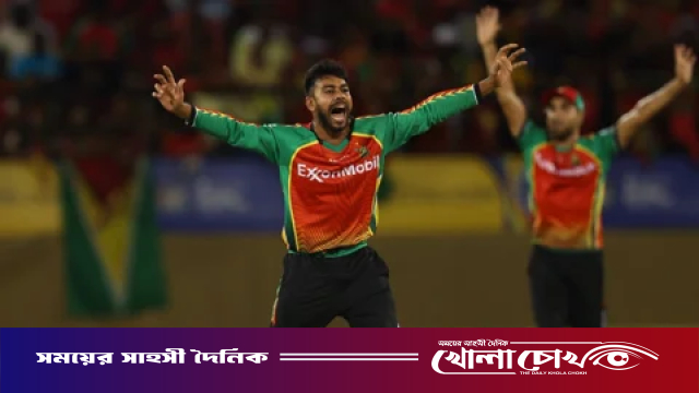 সিপিএলে প্রথম ম্যাচেই মিরাজের তিন উইকেট