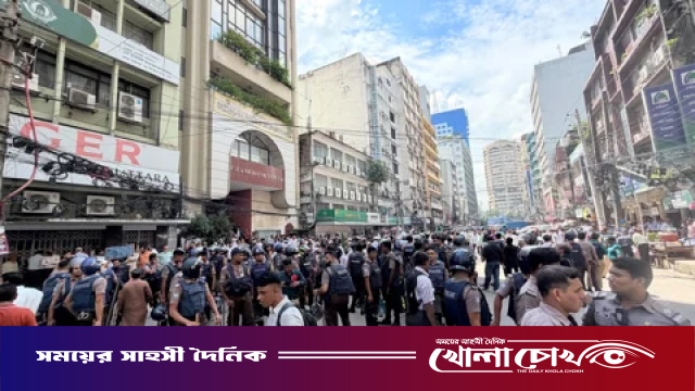 কর্মসূচি ঘোষণা করে ইসলামী ব্যাংকের সামনে থেকে সরে গেল দু’পক্ষ