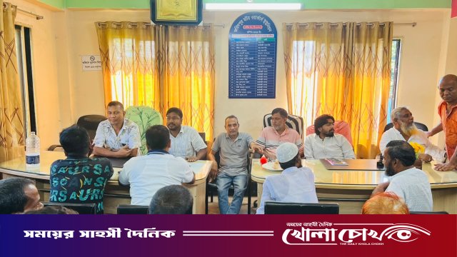 ফরিদপুরে শ্রমিক কল্যাণ তহবিলের অর্থ তোলায় বাধা ও মারধরের অভিযোগ, অনির্দিষ্টকালের কর্মবিরতির ডাক