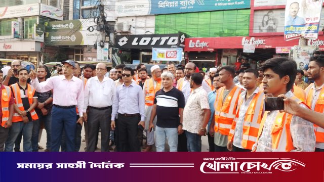 ফরিদপুরে ফুটপাত দখলমুক্ত করতে পৌরসভার উচ্ছেদ অভিযান, জনমনে স্বস্তি