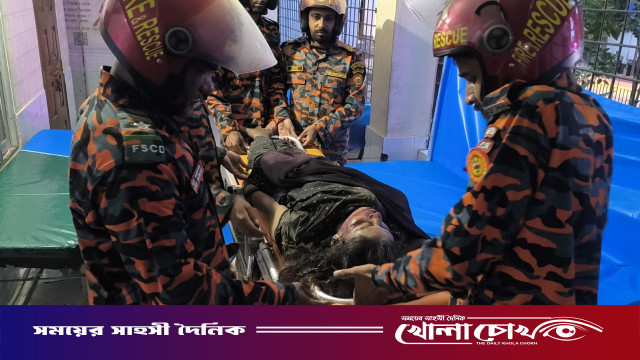 ঢাকা-মাওয়া এক্সপ্রেসওয়েতে অজ্ঞাত নারী আহত, উদ্ধার করল ফায়ার সার্ভিস