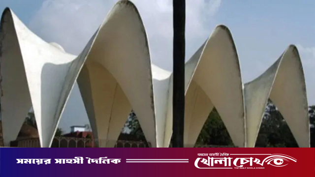 শাহবাগে তিন নেতার মাজারের পাশে ককটেল বিস্ফোরণ