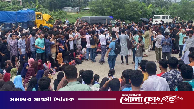 অপ্রতিম হত্যার বিচার দাবিতে ঢাকা-চট্টগ্রাম মহাসড়ক অবরোধ