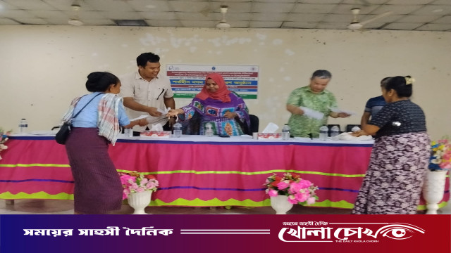 রোয়াংছড়িতে বন্যা ও ভূমিধসে ক্ষতিগ্রস্ত ৬০০ পরিবার পেল নগদ অর্থ সহায়তা