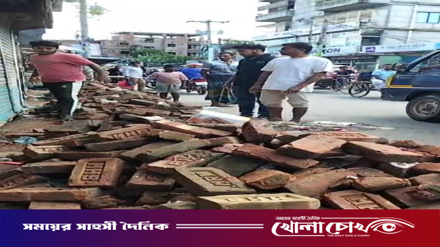 কালকিনিতে আদালতের আদেশ অমান্য করে মার্কেট দখলের অভিযোগ: অবরুদ্ধ দোকানপাট, ঝুঁকিতে ব্যবসায়ীরা