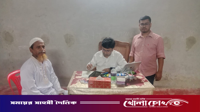 আলফাডাঙ্গায় তিন শতাধিক মানুষকে বিনামূল্যে চিকিৎসাসেবা দিল ‘রাসু ফাউন্ডেশন’