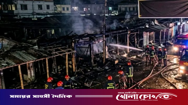 পিরোজপুরে ভয়াবহ অগ্নিকাণ্ডে ৬টি দোকান ভস্মীভূত, ৪০ লাখ টাকার ক্ষতির দাবি