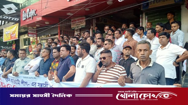 রাজনৈতিক সহিংসতার প্রতিবাদে ফরিদপুরে যুবদল, ছাত্রদল ও স্বেচ্ছাসেবক দলের বিক্ষোভ সমাবেশ