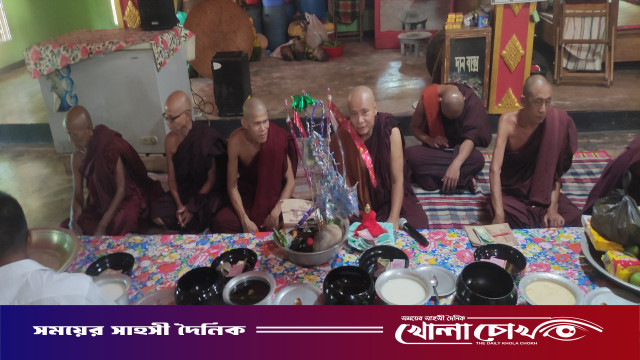 রোয়াংছড়িতে ধর্মীয় ভাবগাম্ভীর্য ও সম্প্রীতির আবহে বুদ্ধ পূর্ণিমা উদযাপিত