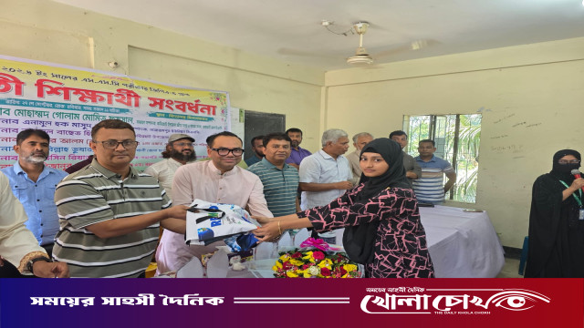 কবিরহাটে এসএসসিতে জিপিএ-৫ প্রাপ্ত শিক্ষার্থীদের সংবর্ধনা