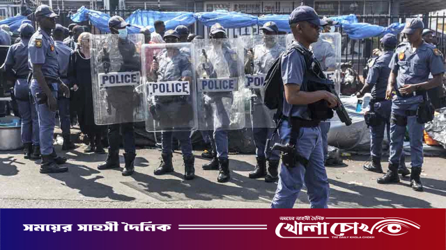দক্ষিণ আফ্রিকায় বন্দুক হামলায় নিহত ২৭