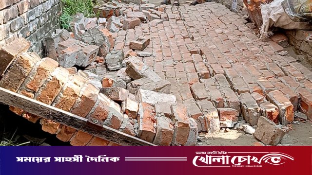 নগরকান্দায় দেয়াল ধসে পড়ে যুবকের মর্মান্তিক মৃত্যু