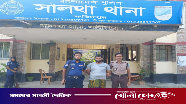 দীর্ঘদিন আত্মগোপনে থেকে বাড়ি ফিরেই গ্রেপ্তার ছাত্রলীগ নেতা
