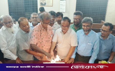 ফরিদপুর প্রেসক্লাবে আনন্দঘন আয়োজনে সভাপতি কবিরুলের জন্মদিন উদযাপন
