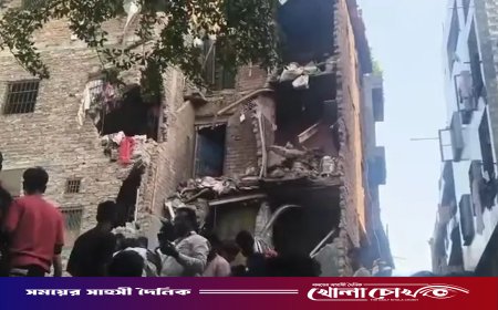 দিল্লিতে পাঁচতলা ভবন ধস, বহু মানুষ চাপা পড়ার শঙ্কা