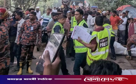 ভোরের আলো ফোটার আগেই সড়কে ঝরল ১৪ প্রাণ