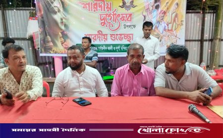 ঢেউখালীতে দুর্গাপূজা মণ্ডপ পরিদর্শন করলেন চেয়ারম্যান প্রার্থী শাখাওয়াত হোসেন খান