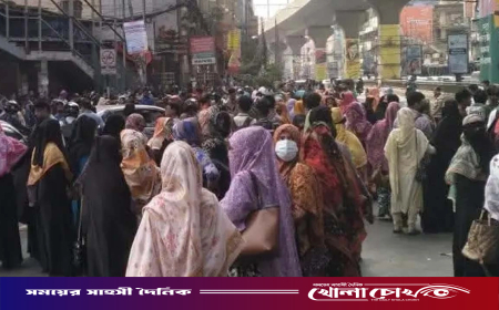 মিরপুরে বেতন-ভাতার দাবিতে পোশাকশ্রমিকদের সড়ক অবরোধ