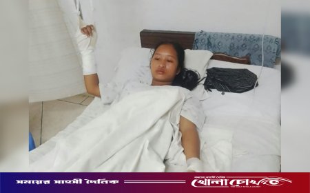 সাঙ্গু নদে নৌকা দুর্ঘটনা: অনিশ্চয়তায় শিক্ষার্থী সাবিত্রীর শিক্ষাজীবন, চিকিৎসার জন্য সহায়তার আকুতি