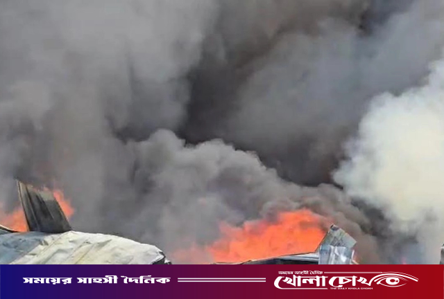 গাজীপুরে গুদামে আগুন, নিয়ন্ত্রণে ফায়ার সার্ভিসের ৫ ইউনিট