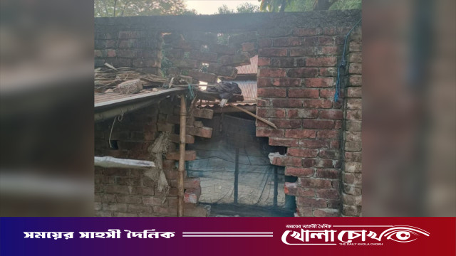 আত্রাইয়ে গোয়ালঘরের জানালার ইট খুলে শিক্ষকের দুটি গরু চুরি