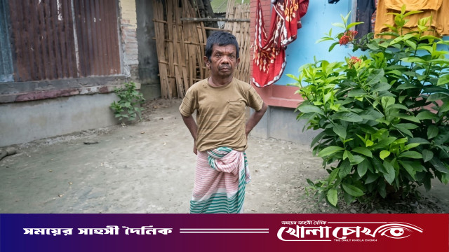 বোনের মমতায় কাটছে দুই দশক: মহম্মদপুরে অবুঝ শিশুর মতোই দিন কাটে ষাটোর্ধ্ব নিতাইয়ের