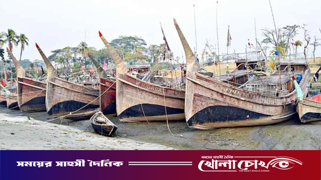 আজ মধ্যরাত থেকে ইলিশ শিকারে ২২ দিনের নিষেধাজ্ঞা