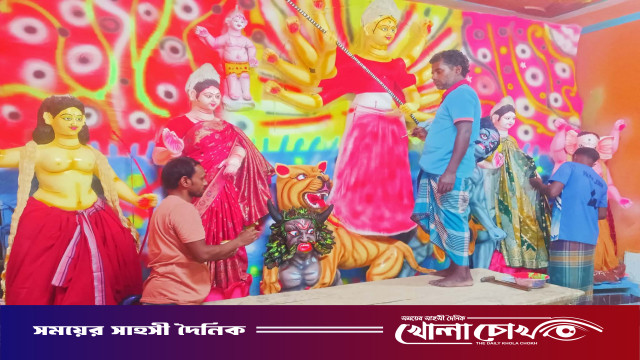 শারদীয় দুর্গোৎসব: আগৈলঝাড়ার ১৬৯টি মণ্ডপে শেষ মুহূর্তের ব্যস্ততা