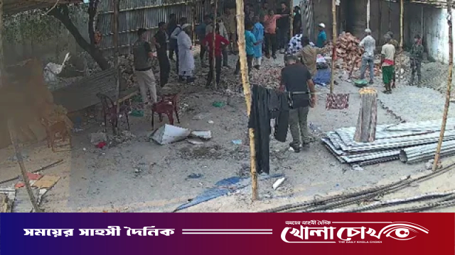 মোহাম্মদপুরে নির্মাণাধীন প্রকল্পে আড়াই কোটি টাকা চাঁদা দাবি, মারধর ও ভাঙচুর
