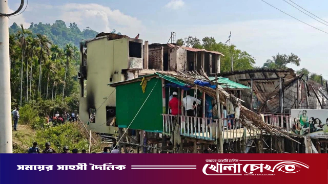 স্ত্রীসহ ৮ স্বজনকে হারিয়ে নির্বাক আশিক, জানালা দিয়ে বাঁচলেন প্রাণে