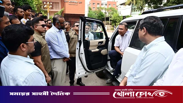 আজিমপুর সরকারি কোয়ার্টারের অপরিচ্ছন্নতায় ক্ষুব্ধ প্রধানমন্ত্রী