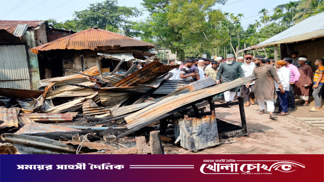 জিয়ানগরে ঘোষেরহাট বাজারে আগুনে হোটেল ভস্মীভূত, ক্ষয়ক্ষতি ৫ লাখ টাকার