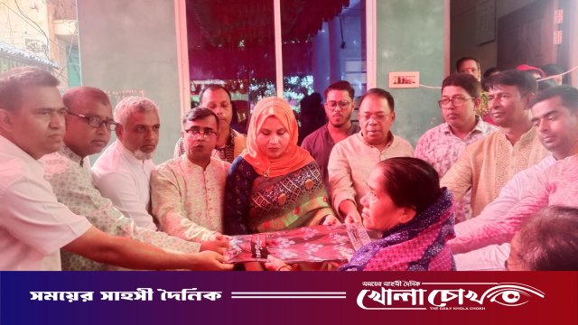 আলফাডাঙ্গায় পূজামণ্ডপ পরিদর্শনে হেলেন জেরিন ও নাসিরুল ইসলাম, শাড়ি ও নগদ অর্থ বিতরণ