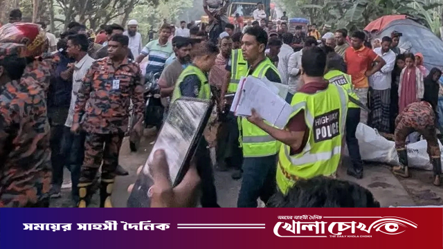 ভোরের আলো ফোটার আগেই সড়কে ঝরল ১৪ প্রাণ