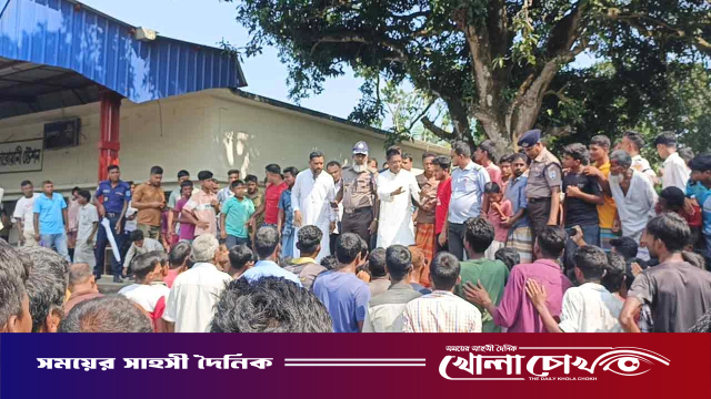 ৪ ঘণ্টা ট্রেন চলাচল বন্ধ, আশ্বাসে অবরোধ তুলে নিলেন এলাকাবাসী