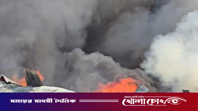 গাজীপুরে গুদামে আগুন, নিয়ন্ত্রণে ফায়ার সার্ভিসের ৫ ইউনিট