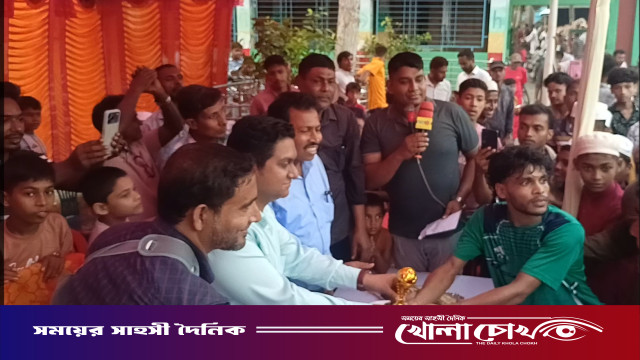 মহম্মদপুরে আ. জব্বার মোল্লা স্মৃতি ফুটবল টুর্নামেন্টের উদ্বোধন: উদ্বোধনী ম্যাচে রাজাপুরের জয়