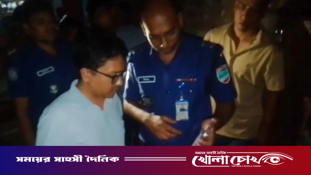 দামুড়হুদায় ১ হাজার ৫০০ বস্তা অবৈধ সার জব্দ, গোডাউন সিলগালা