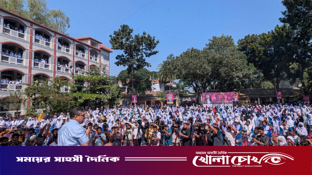 জাইমা রহমানের জন্মদিনে ৫৪৮ ছাত্রীকে বাইসাইকেল দিলেন মীর শাহে আলম